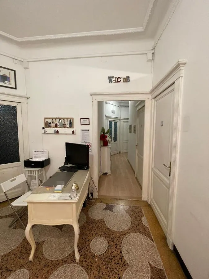 Albergo Novecento Генуя Отель